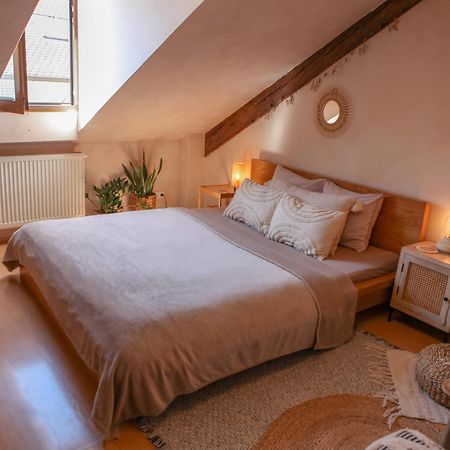Cozy Apartment In The Heart Of The Historic City Bratislava Eksteriør billede
